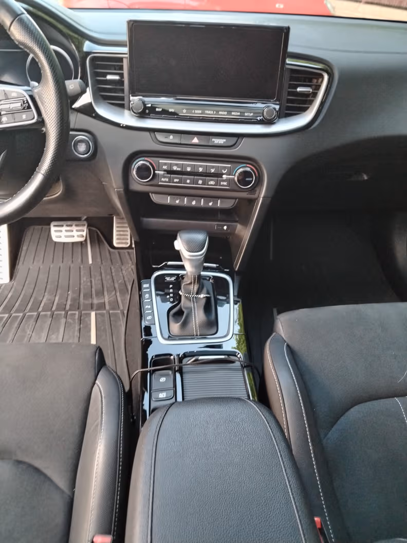Kia ProCeed - 24