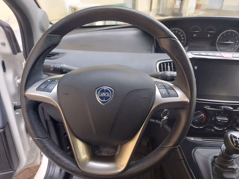 Lancia Ypsilon - 13