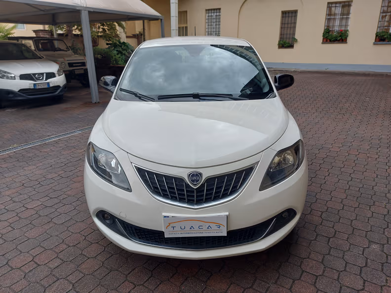 Lancia Ypsilon - 2