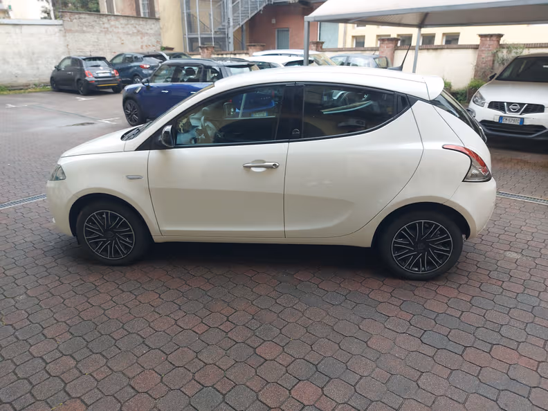 Lancia Ypsilon - 8