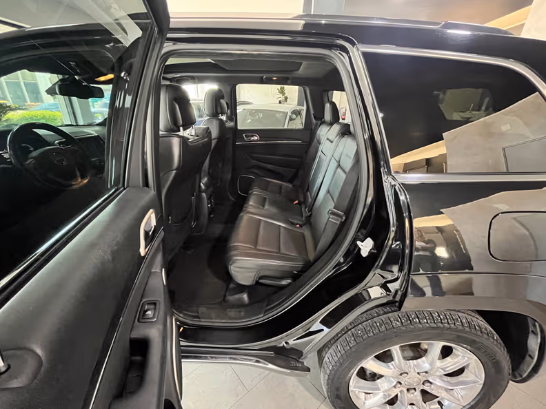 Jeep Grand Cherokee - 13