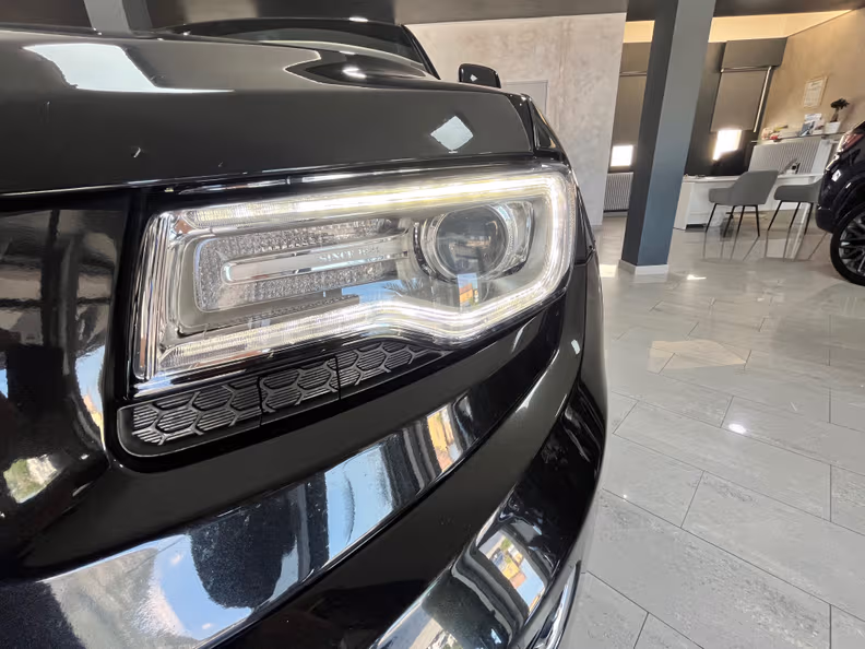 Jeep Grand Cherokee - 8